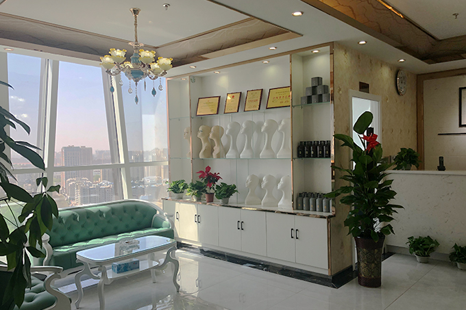 銀川最好的織發(fā)店叫什么？女性大量脫發(fā)用織發(fā)可以嗎？