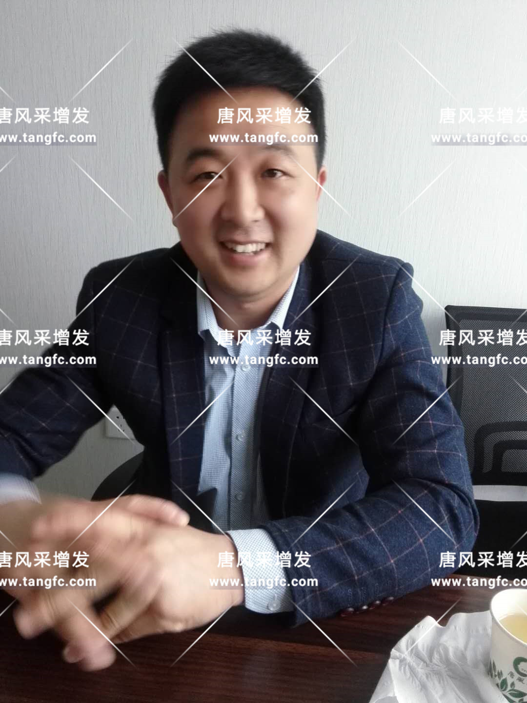 將“脫發(fā)男”變成“型男”模樣，唐風(fēng)采可以做到！