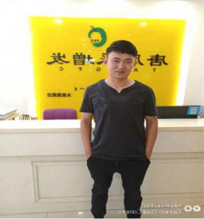 從“謝頂流蘇”到時(shí)尚潮人，他是怎么做到的？