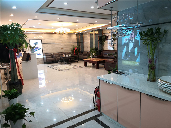 唐風(fēng)采烏魯木齊店豪裝升級 唐風(fēng)采烏魯木齊店室內(nèi)一角