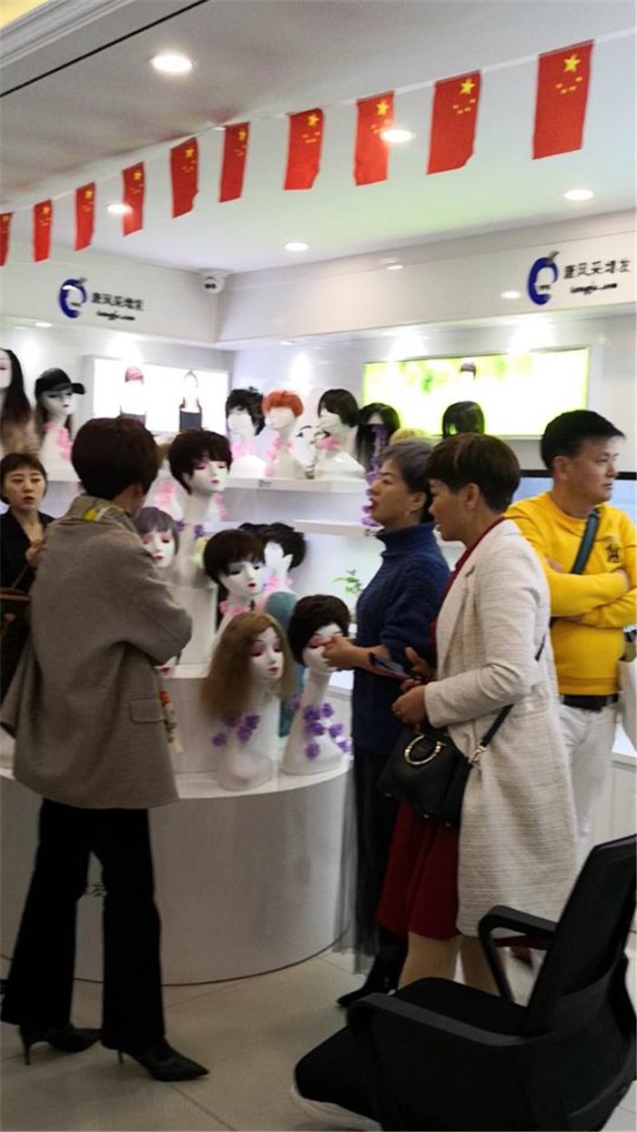 自然增發(fā) 兩家店在經(jīng)營(yíng)上有什么特點(diǎn)優(yōu)勢(shì)